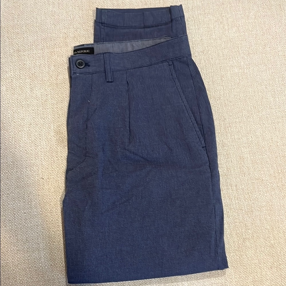 Banana Republic Relaxed Tapered Fit Pants